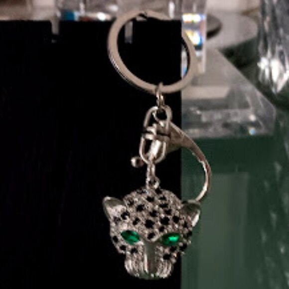 MINT Cheetah Silver Black Enamel Green & Clear Crystals Purse Charm Key Chain - Picture 7 of 7